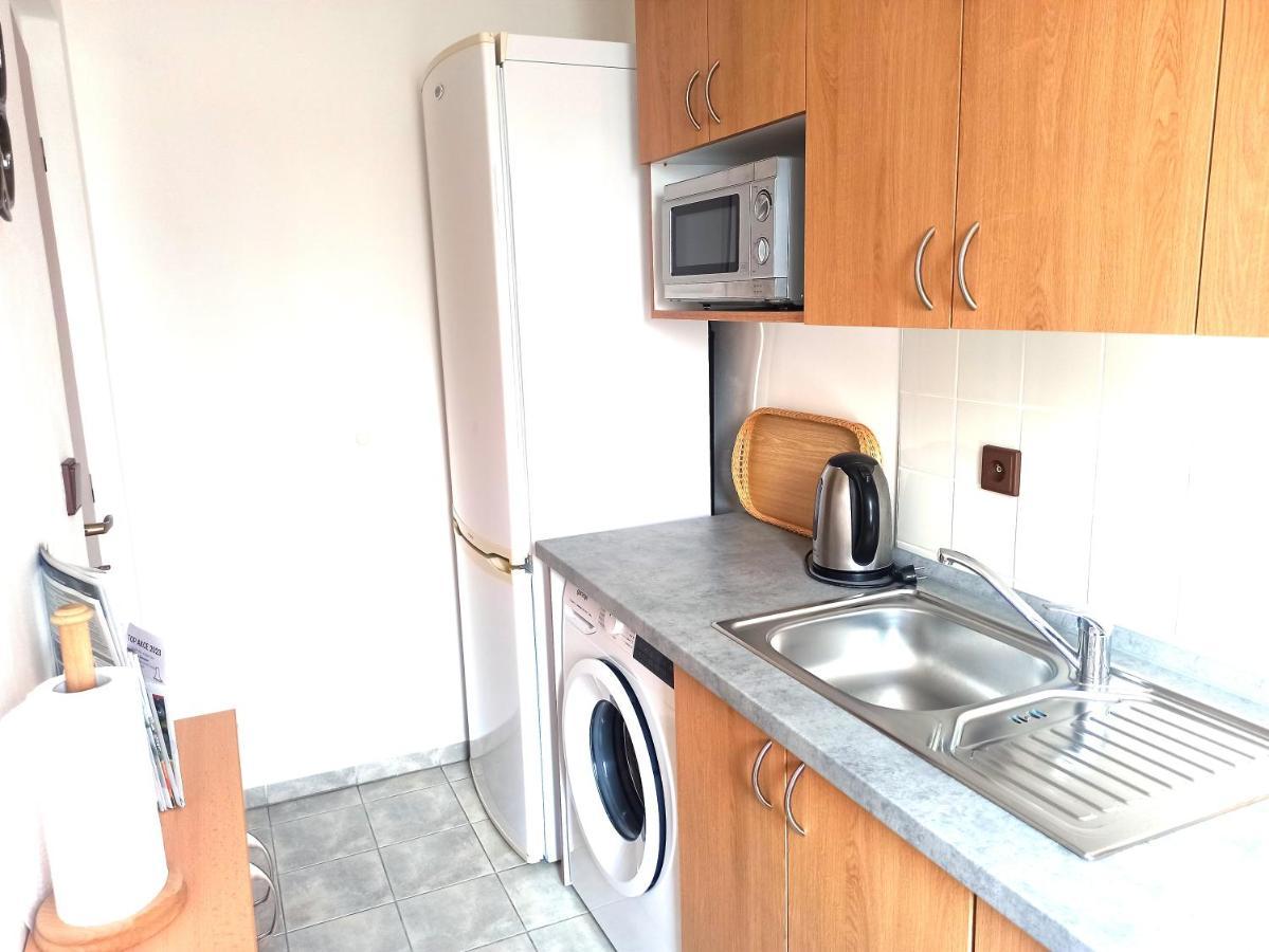 P&P Jicin Apartments - Soukrome 2-3 Luzkove Pokoje S Vlastni Kuchyni A Koupelnou Экстерьер фото